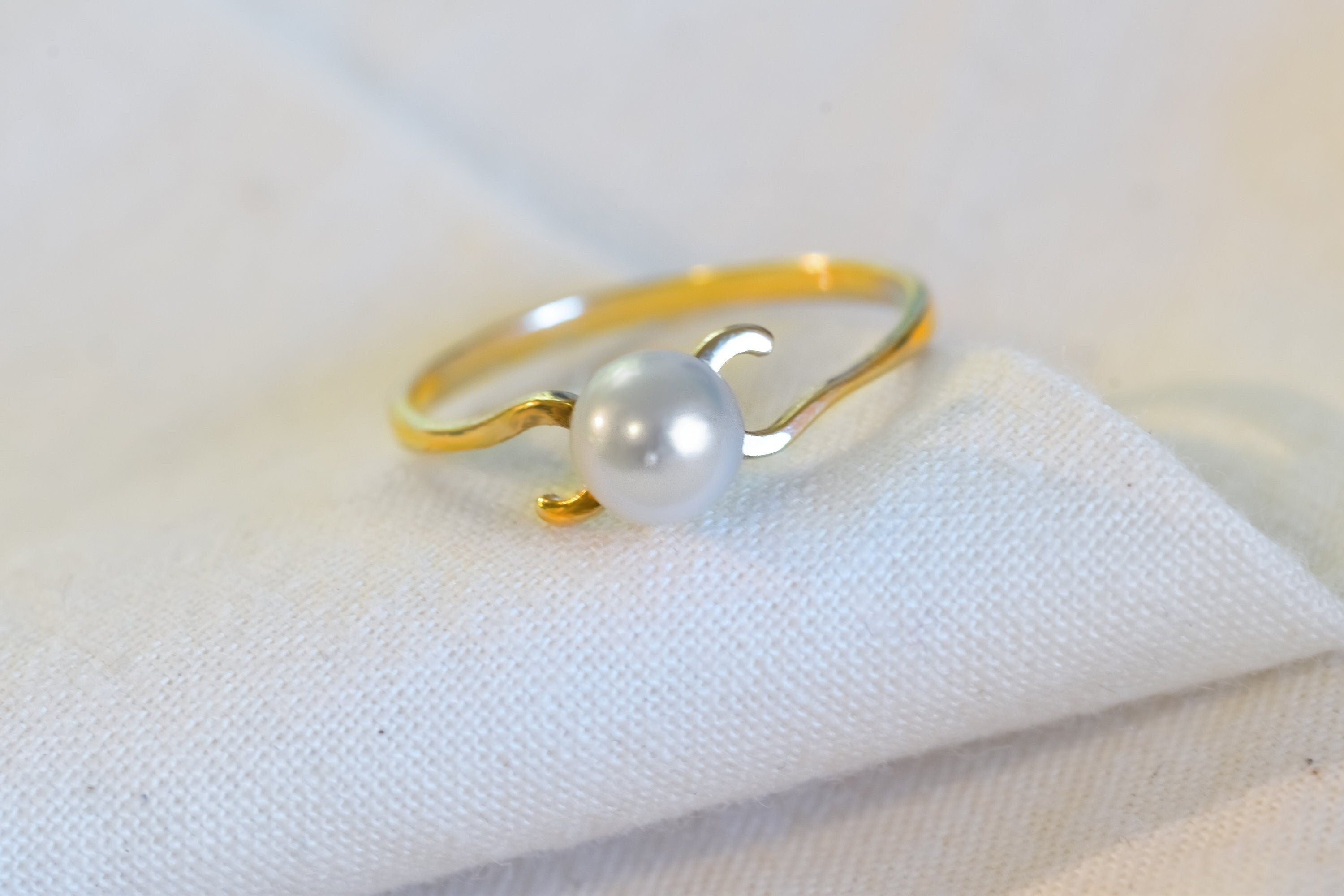 Vintage 10k Pearl Solitaire Ring