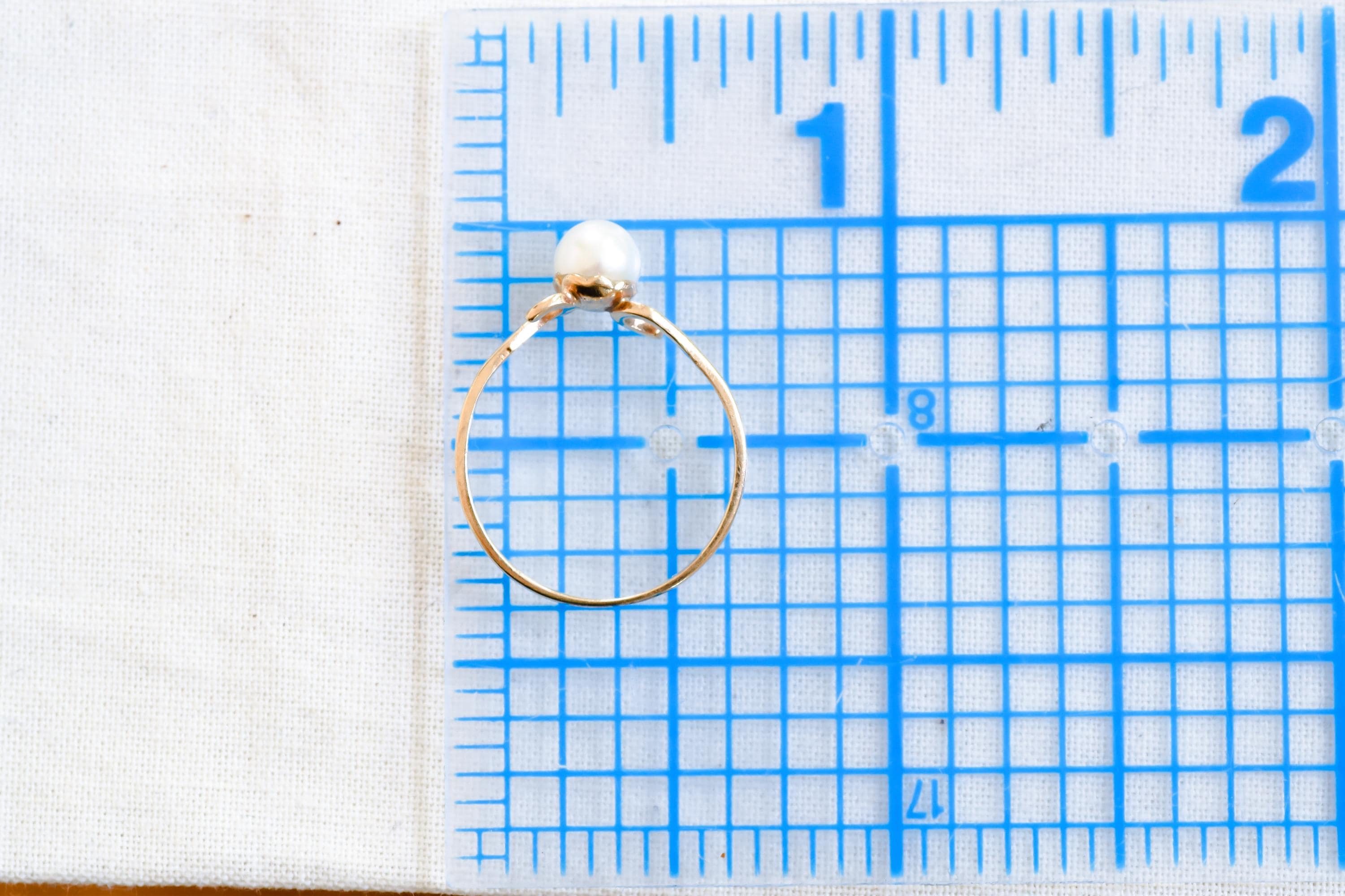 Vintage 10k Pearl Solitaire Ring