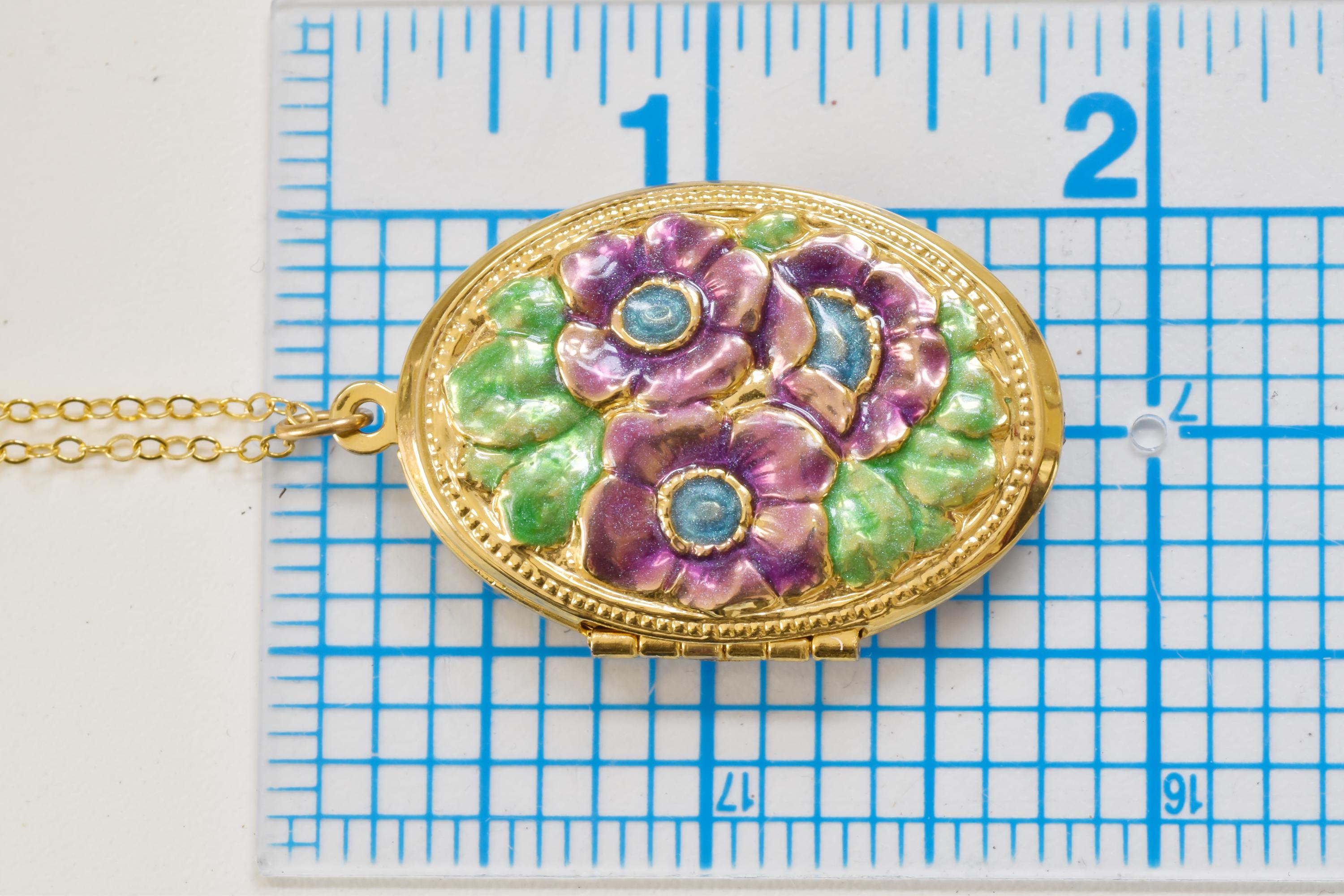 Vintage Enamel Flower Oval Locket