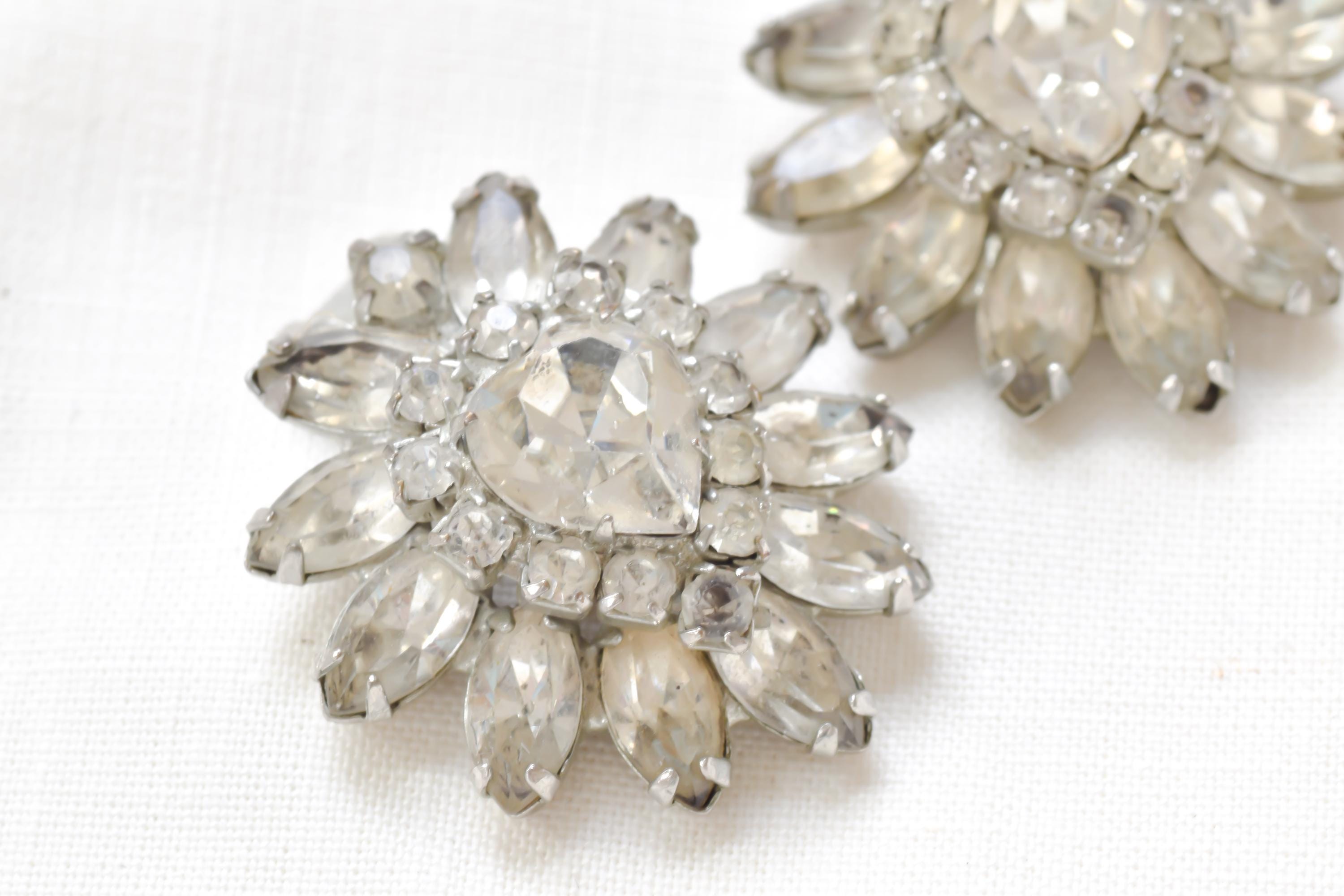 Vintage Weiss Rhinestone Clip On Earrings
