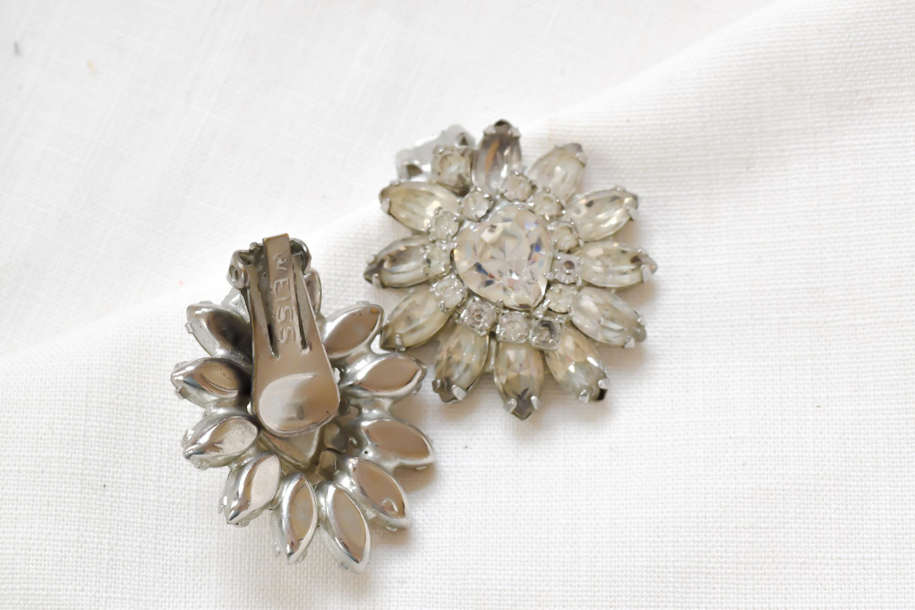 Vintage Weiss Rhinestone Clip On Earrings