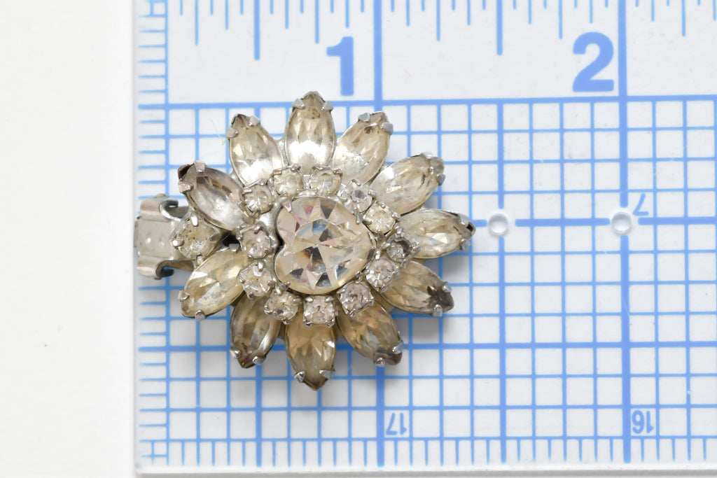 Vintage Weiss Rhinestone Clip On Earrings