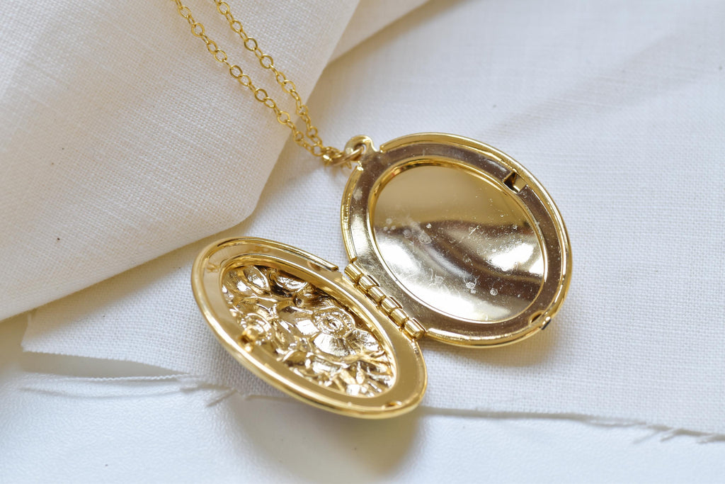 Vintage Enamel Flower Oval Locket