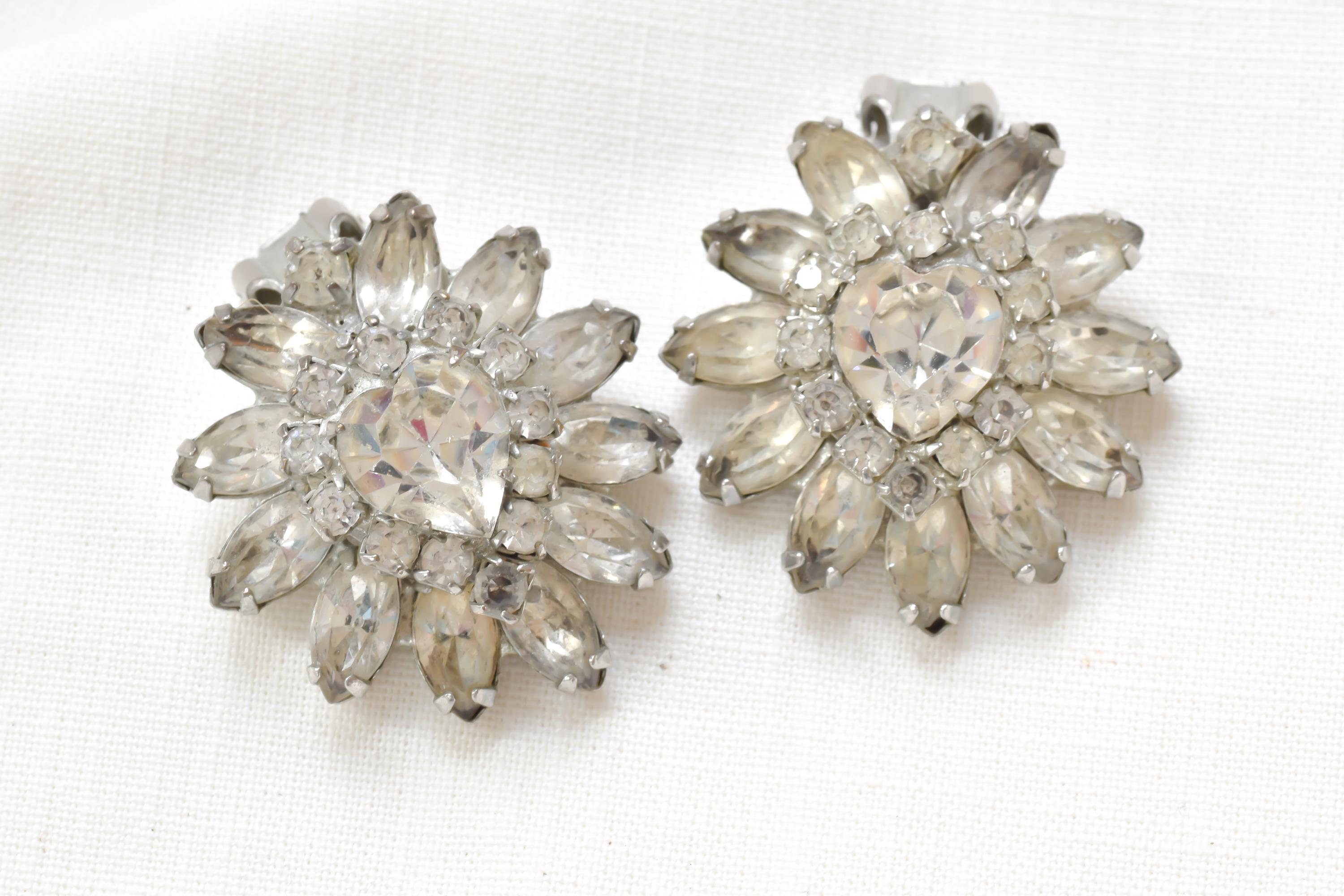 Vintage Weiss Rhinestone Clip On Earrings