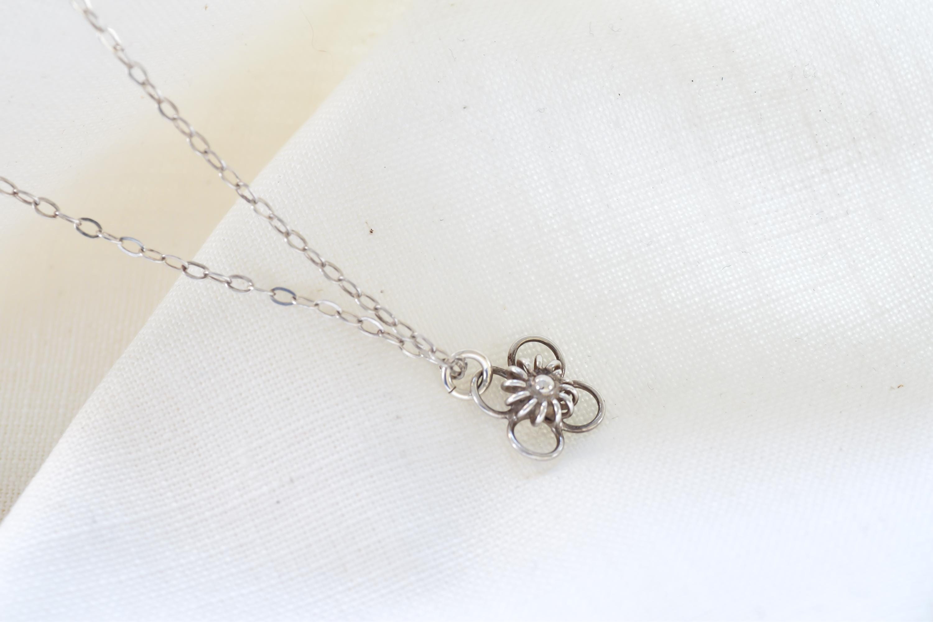 Vintage Sterling Silver Filigree Flower Pendant Necklace