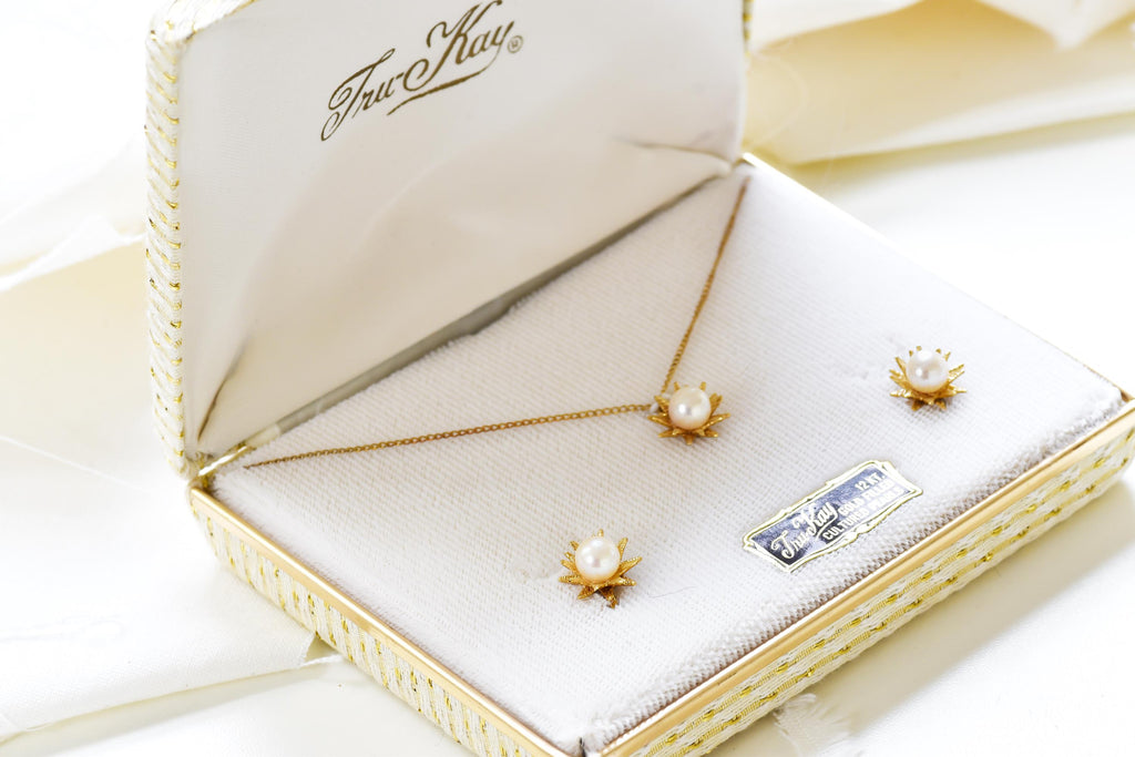 Vintage 12kt Gold Filled Pearl Necklace & Clip On Earring Set