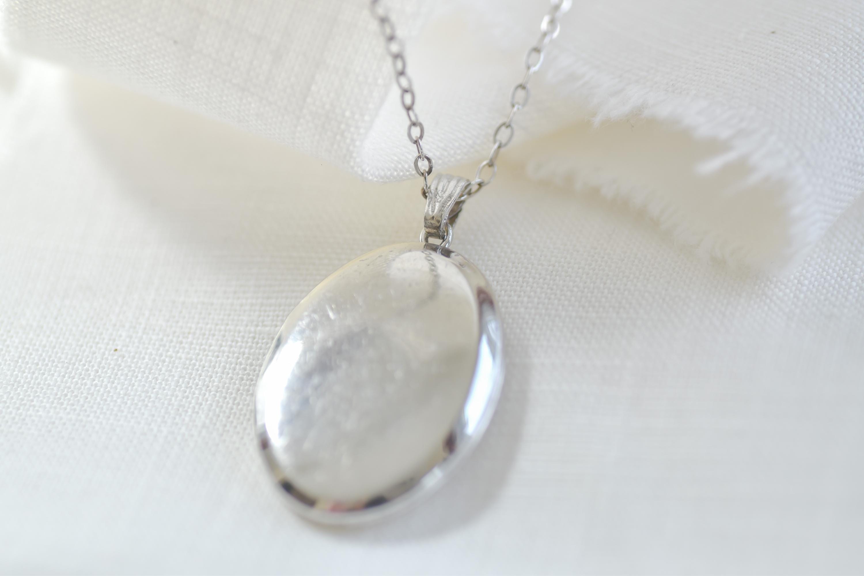 Vintage Oval Locket
