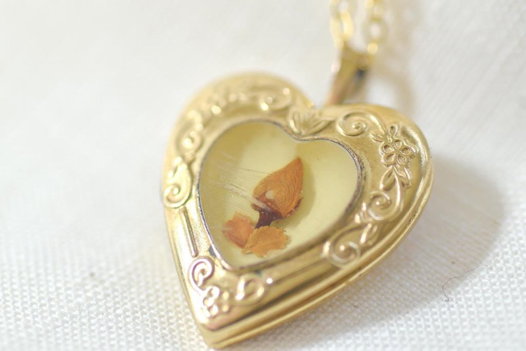 Vintage Heart Locket Necklace with Dried Flower