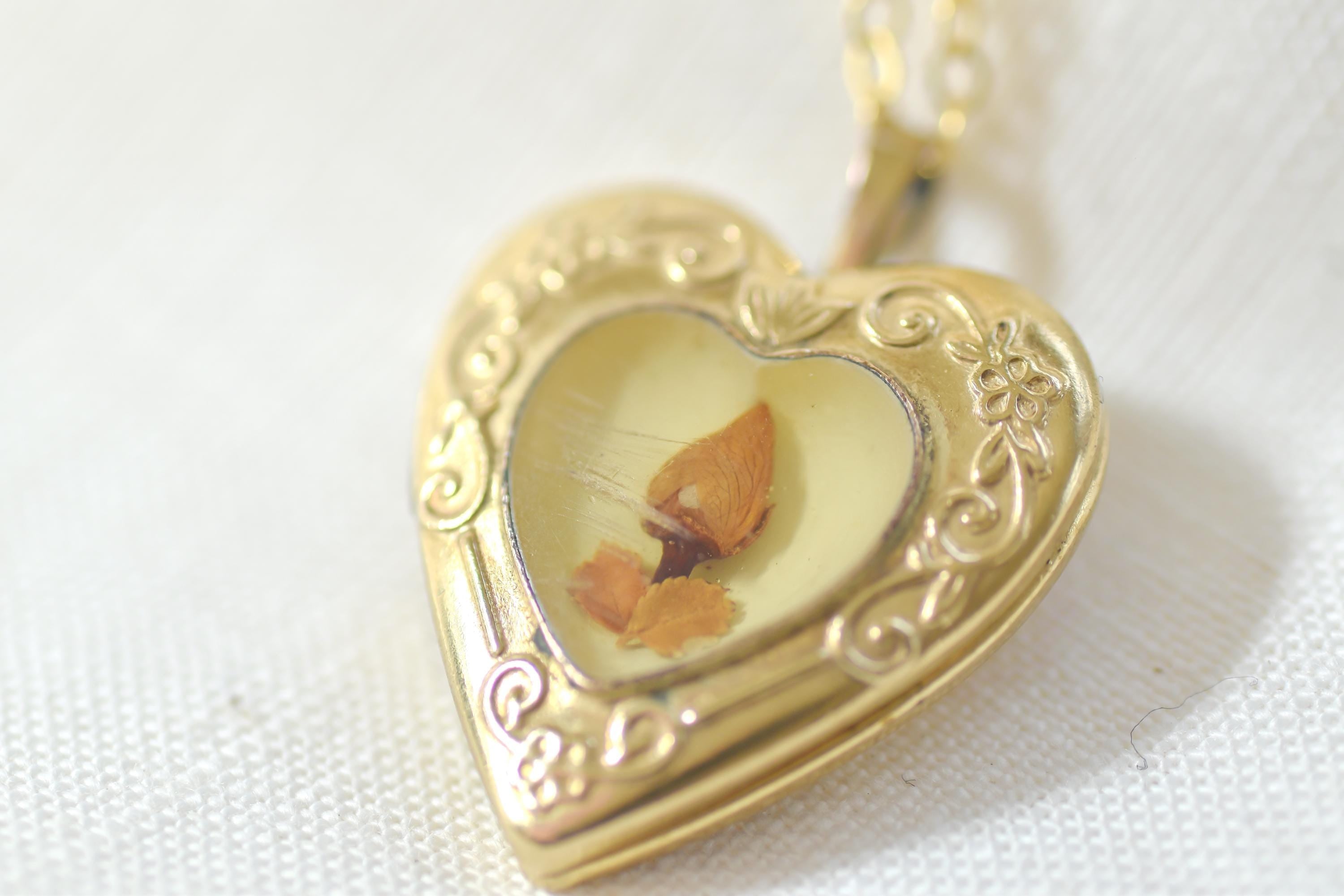 Vintage Heart Locket Necklace with Dried Flower