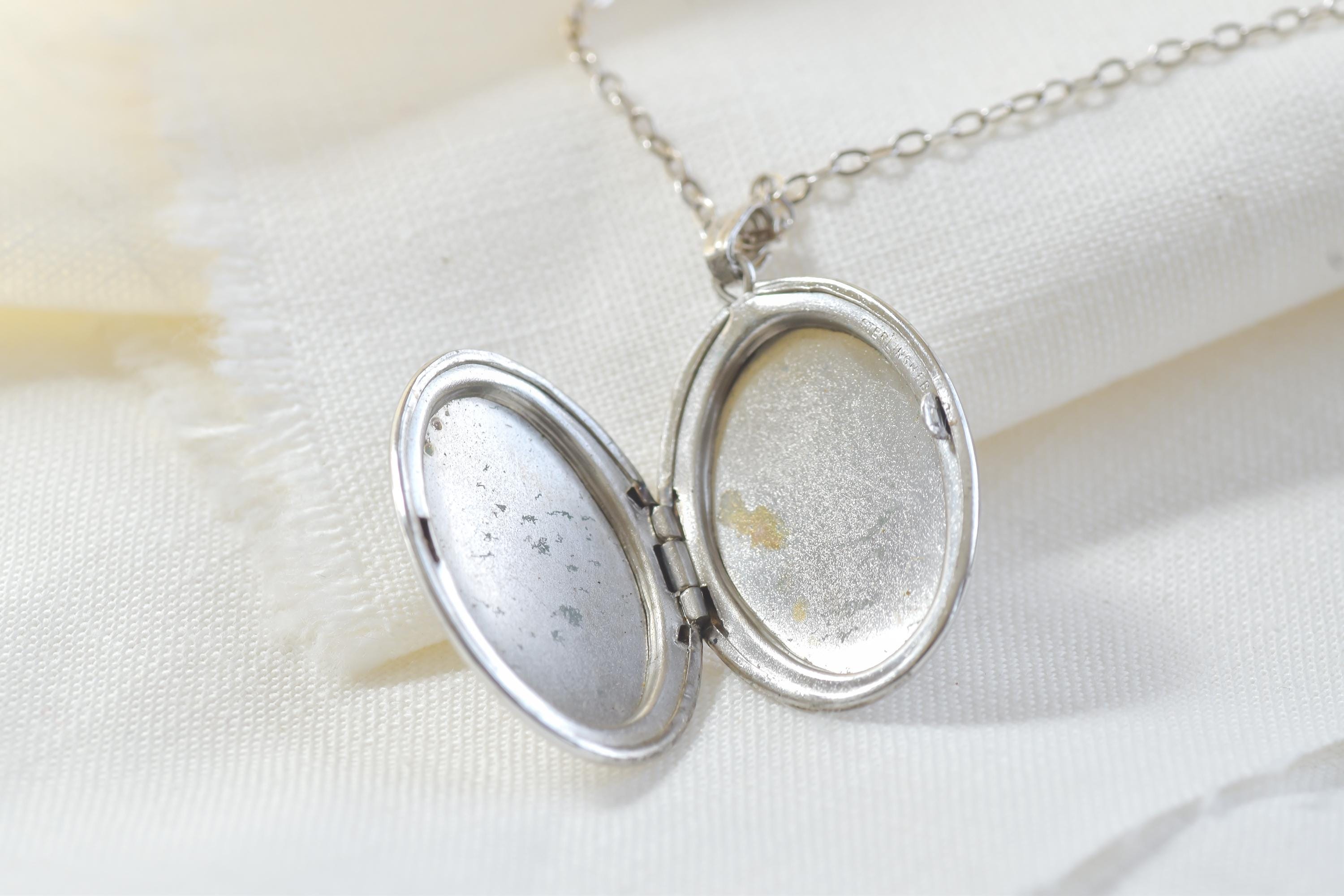 Vintage Oval Locket