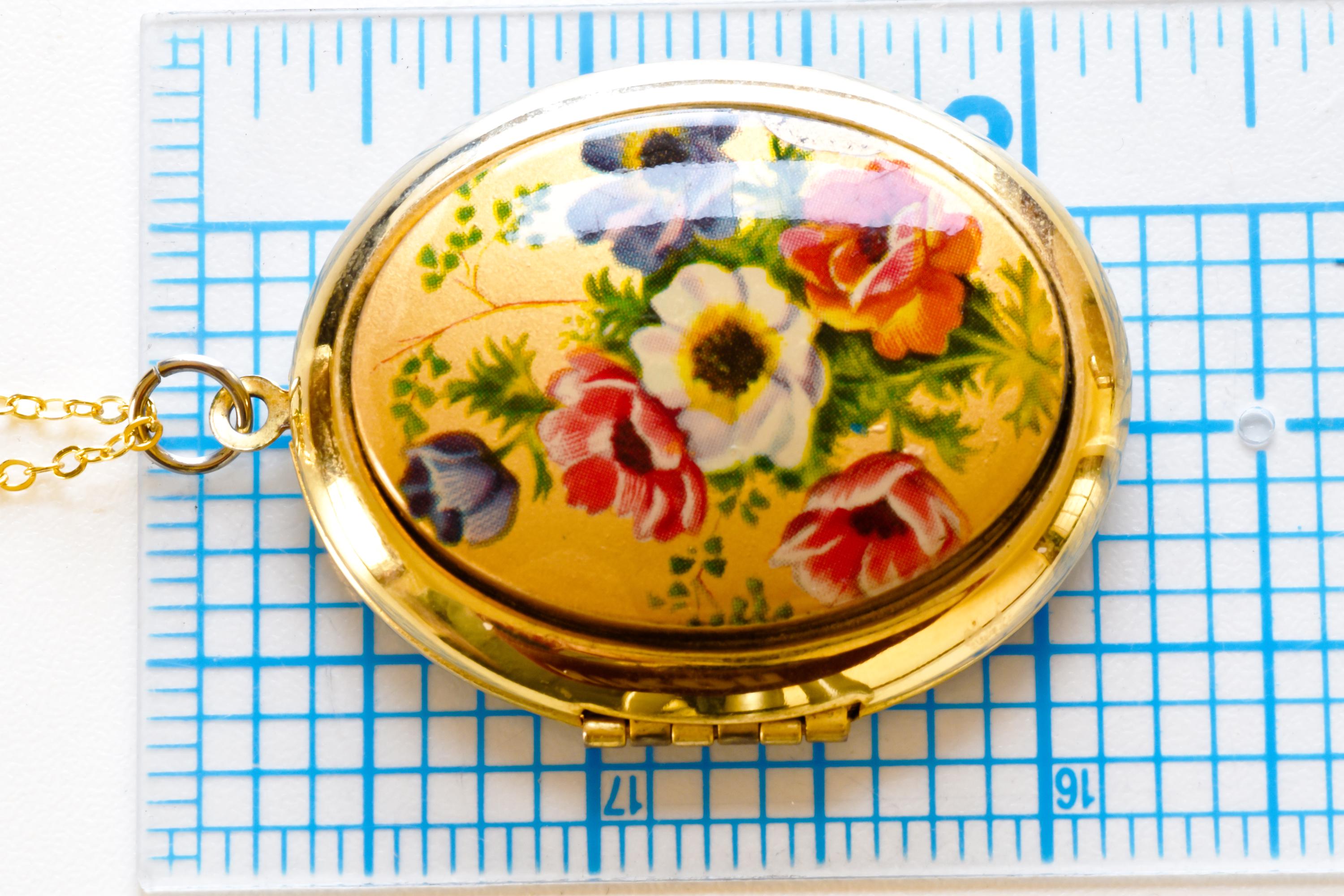 Antique Style Vintage Oval Locket Floral Pendant Necklace | Gold Plated Estate Charm Flower