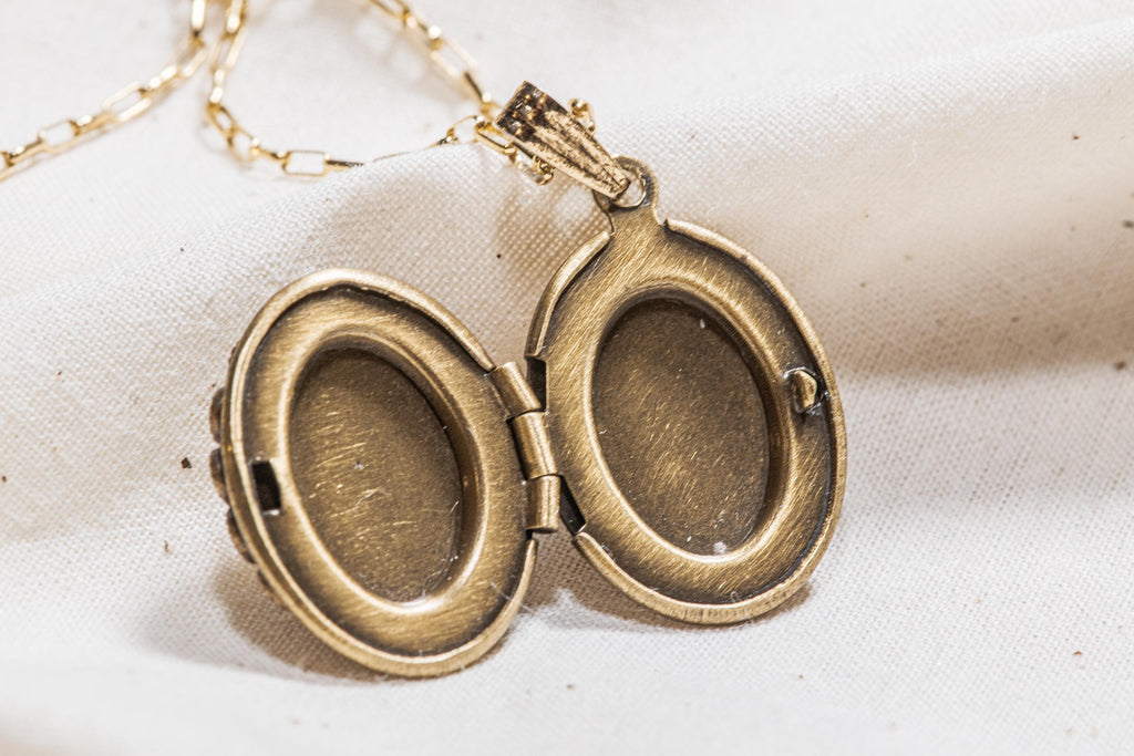 Vintage Filigree Oval Locket