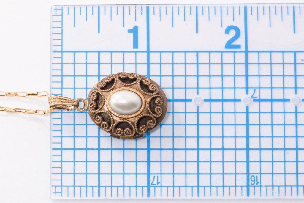 Vintage Filigree Oval Locket