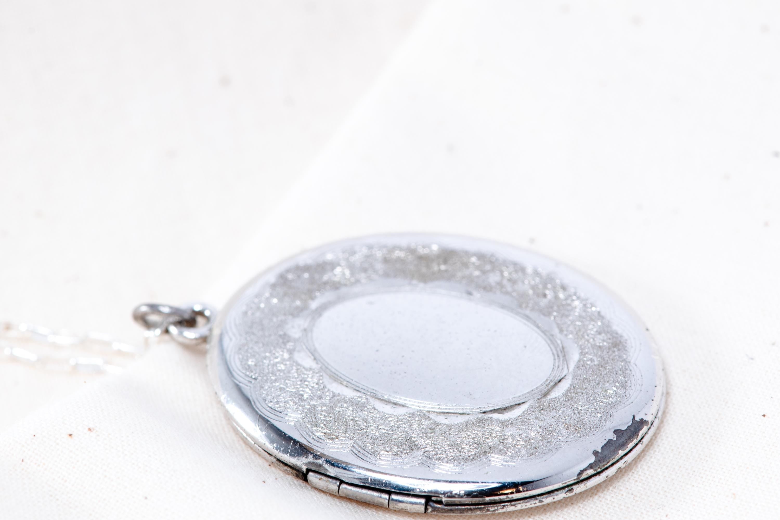 Vintage Silver Oval Locket Necklace  Photo Keepsake, Sterling Silver Chain