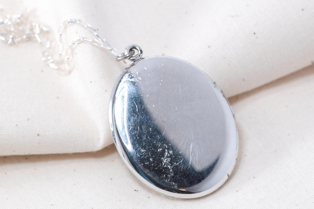 Vintage Silver Oval Locket Necklace  Photo Keepsake, Sterling Silver Chain