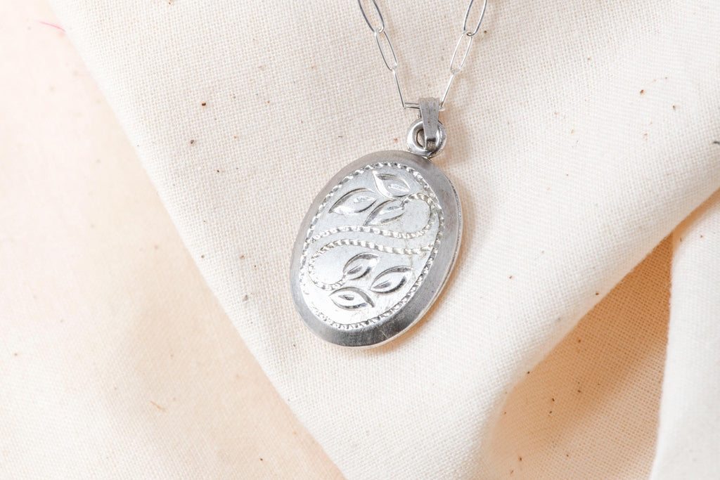 Vintage Sterling Silver Oval Locket