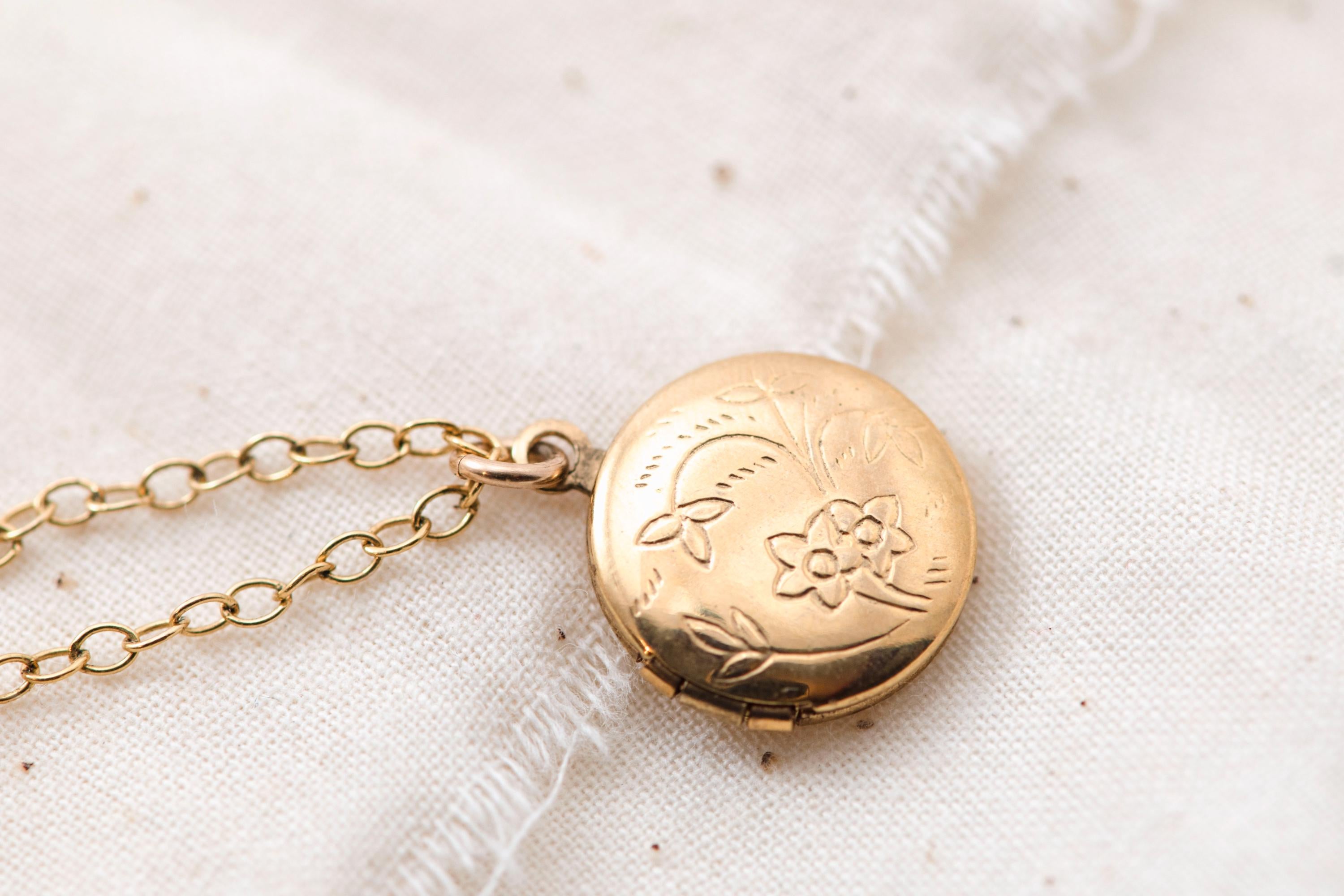 Vintage Tiny Locket