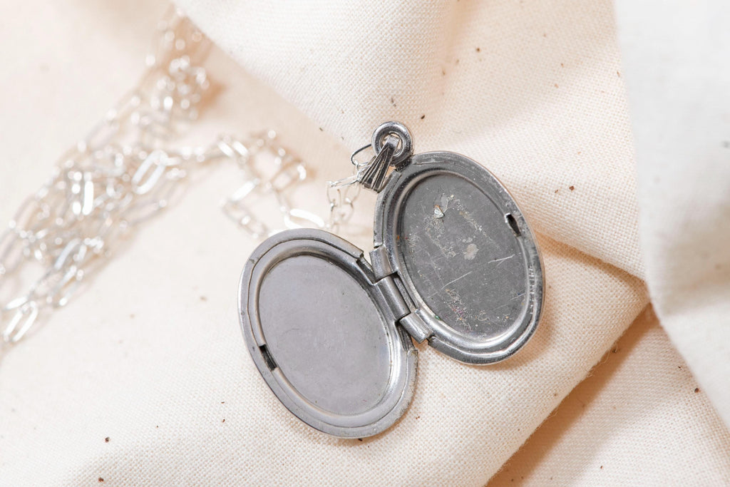 Vintage Sterling Silver Oval Locket