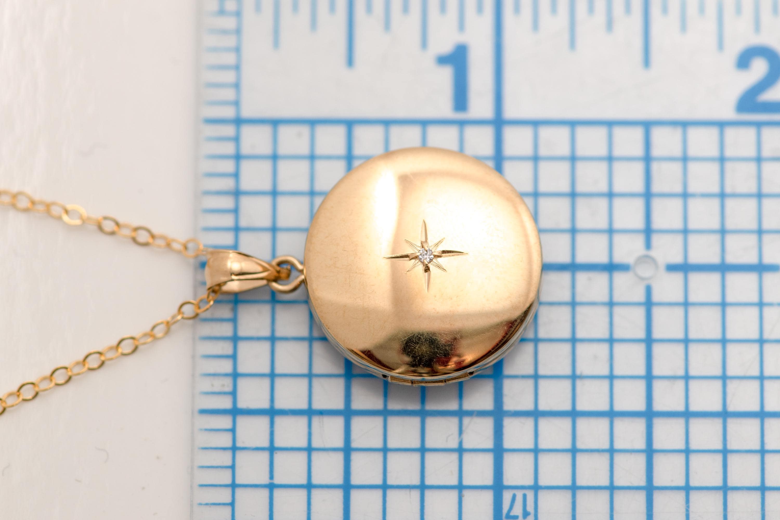 Twinkle Circle Locket