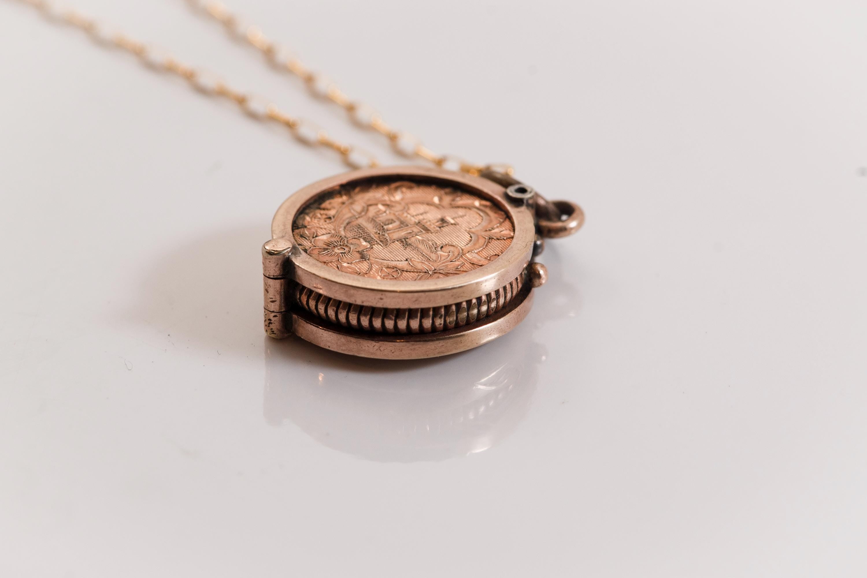 Antique Rolled Gold Locket Necklace | 1900s Keepsake, 14K Gold Fill Chain